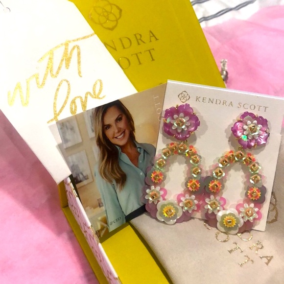 Kendra Scott flower 🌸 jeweled earrings! - Picture 9 of 10